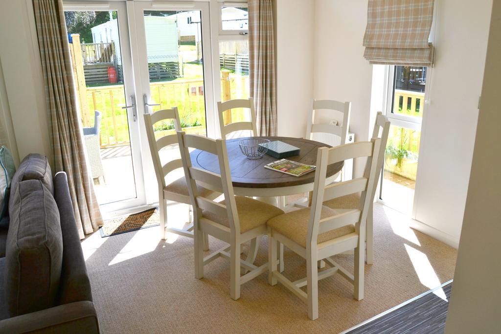Hele Valley Holiday Park Ilfracombe Exterior photo